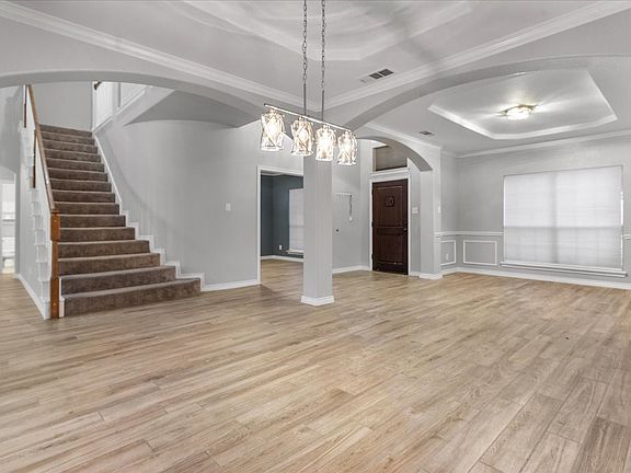 3rd image of 7 Saddlewood Ct