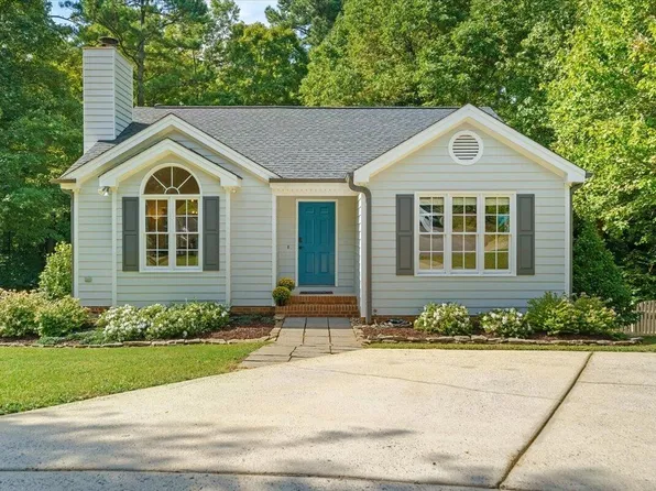 8121 Owenston Ct, Raleigh, NC 27612