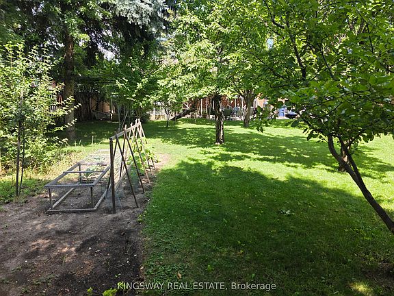 5th image of 18 Blaketon Rd