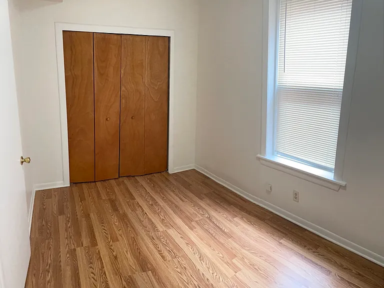 2850 N Austin Ave #1 — Photo 4