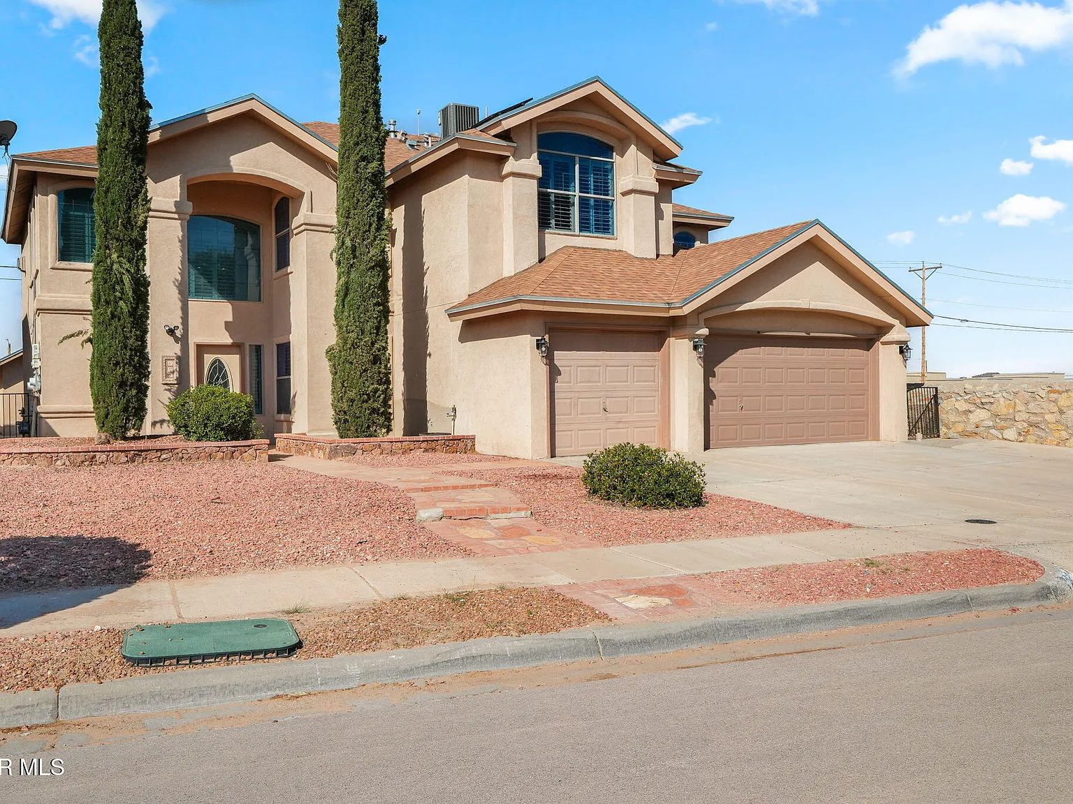 4 bed, 4.5 bath, 3173 sqft, $2,650 — Photo 2