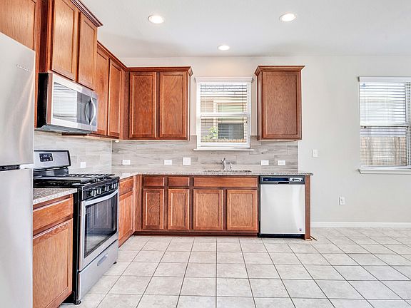 5th image of 196 Eagle Brook Ln #T2
