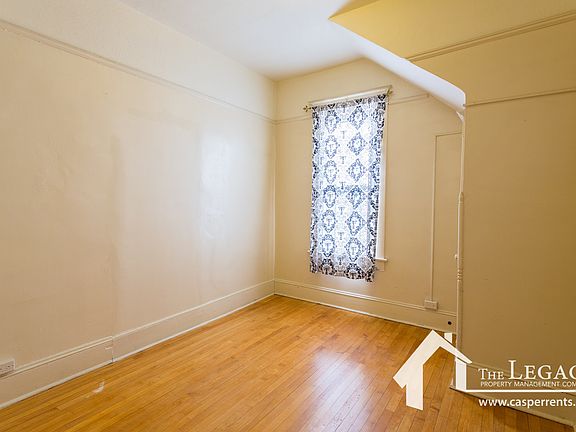 3rd image of 327 S Lincoln St #1