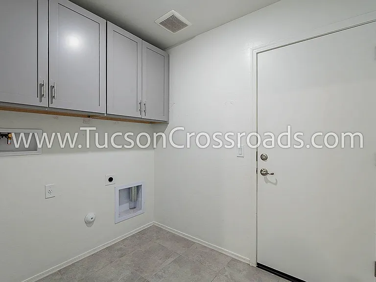 10611 Halsey Dr — Photo 31