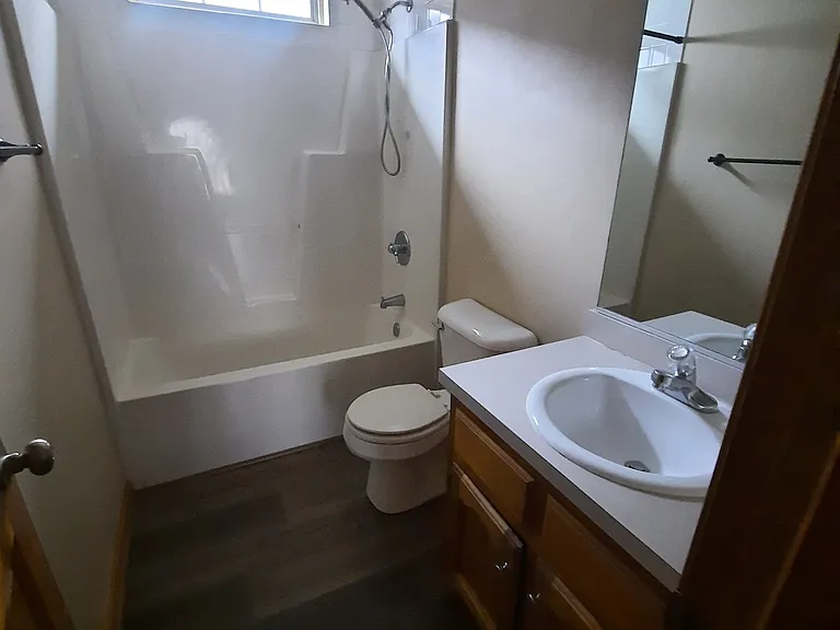 741 Luther St — Photo 4