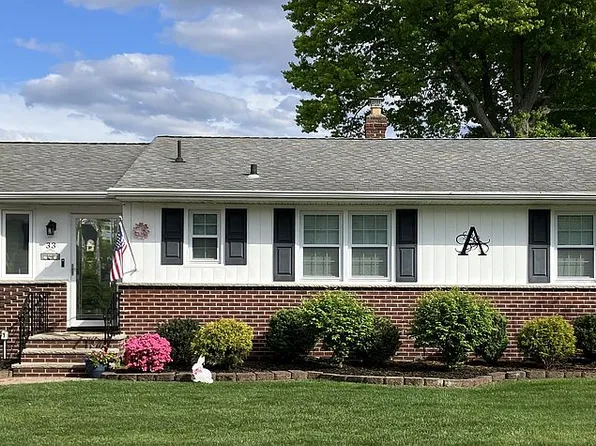 33 Charles St, Clark, NJ 07066