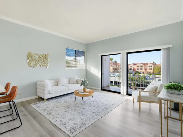 8310 Regents Rd Unit 3H, San Diego, CA 92122