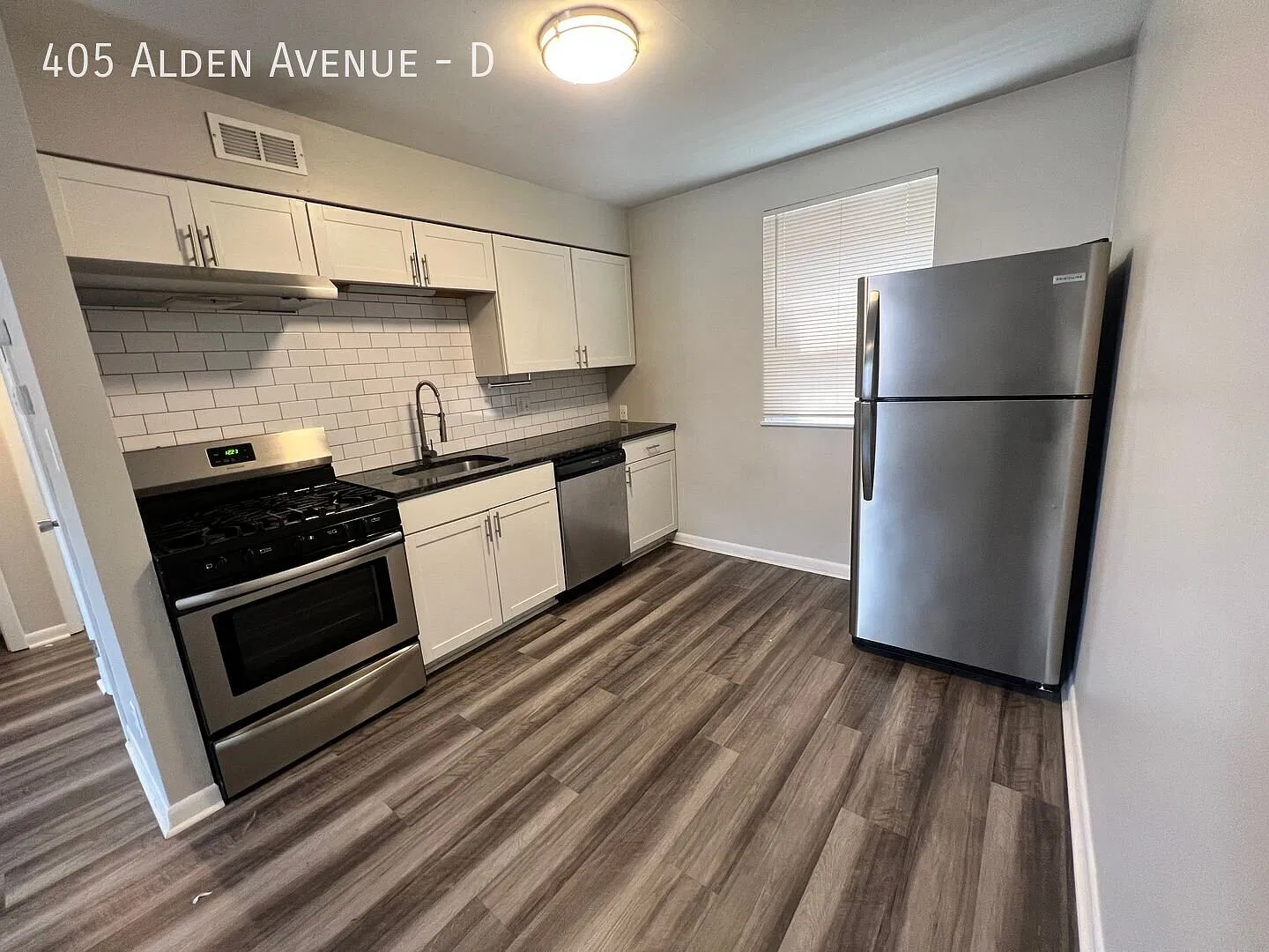 405 Alden Ave — Photo 2