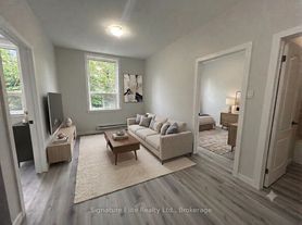 372 Darling St