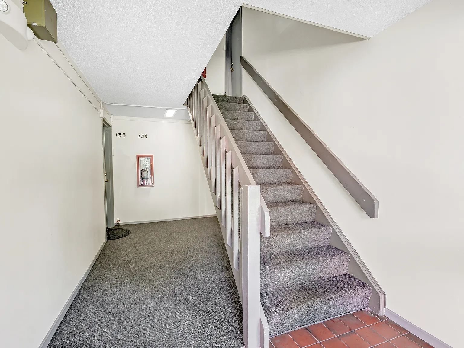 1 bed, 696 sqft, $1,900 — Photo 2
