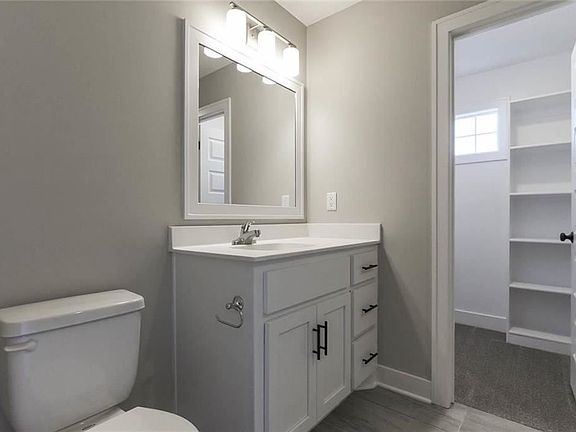 4th image of 1820 Green Meadow Dr