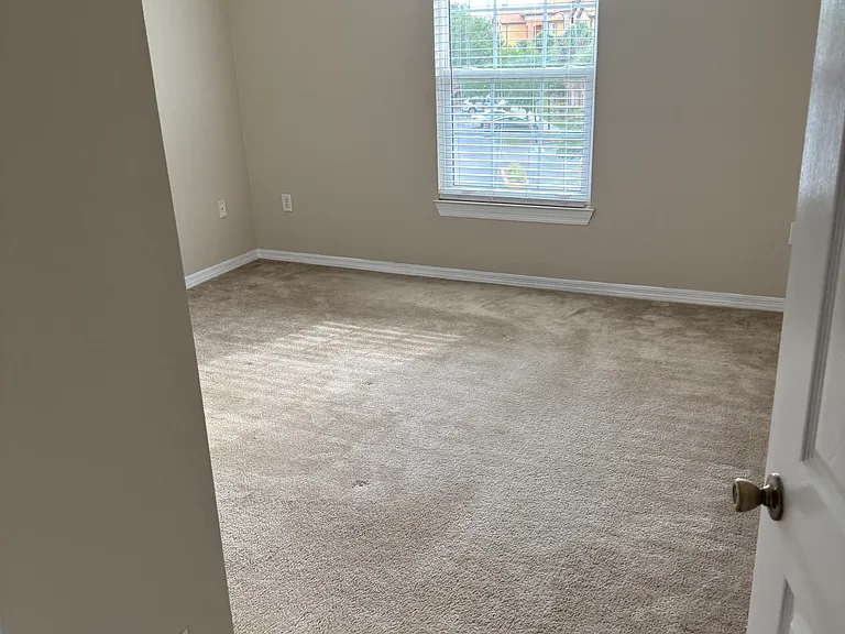 5455 Vineland Rd #3304 — Photo 34