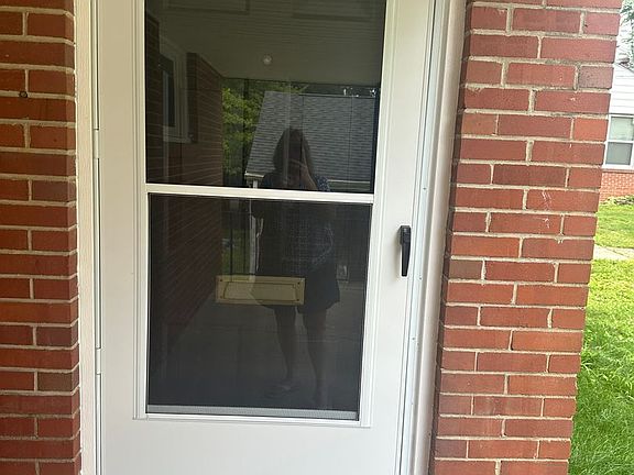 5th image of 2327 E Midlothian Blvd