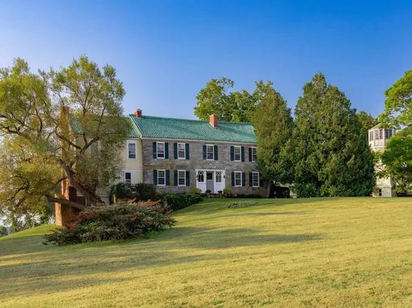 1277 Thompsons Point Road, Charlotte, VT 05445