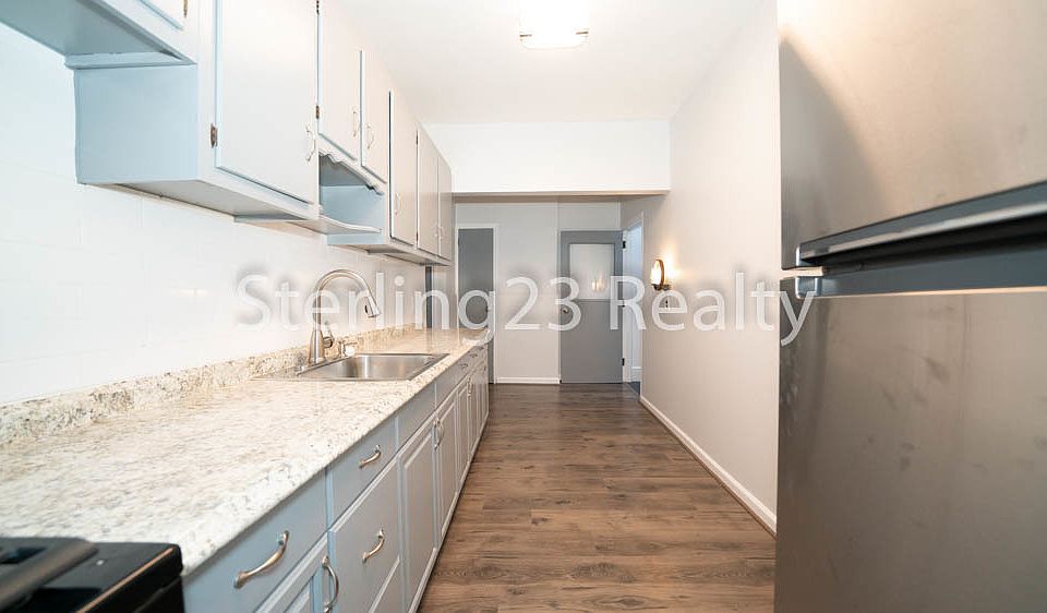1st image of 23-70 Crescent St #2D