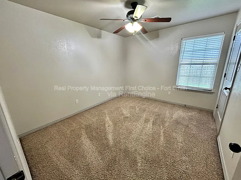 4802 S 28th St — Photo 25