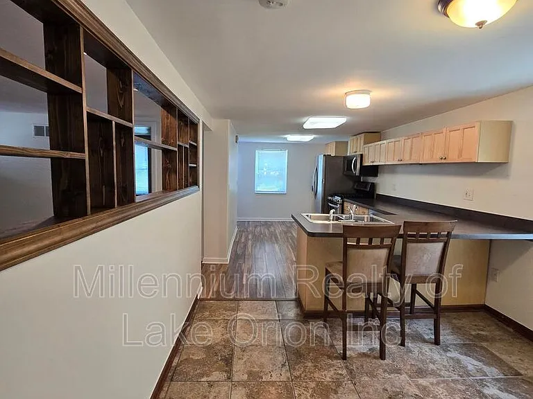 201 W York York Ave — Photo 4