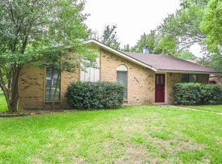 5741 Valley Mills Dr, Garland, TX 75043