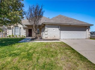 2877 Harvard Ct, Fort Worth, TX 76118