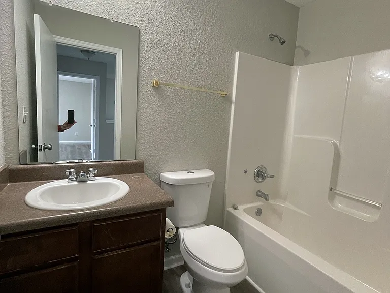 228 Whitestone Dr NE — Photo 21