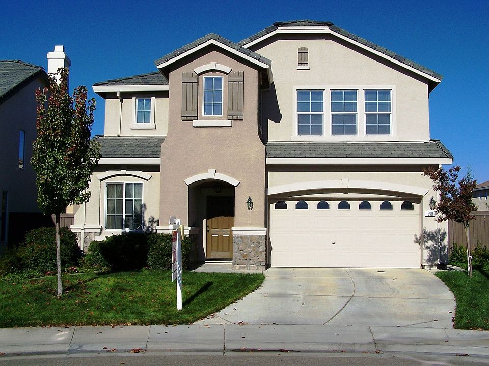 1st image of 290 Mahonia Cir