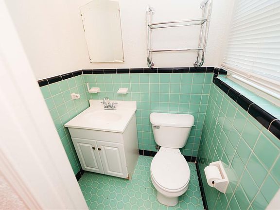 5th image of 2738 NW 32nd St
