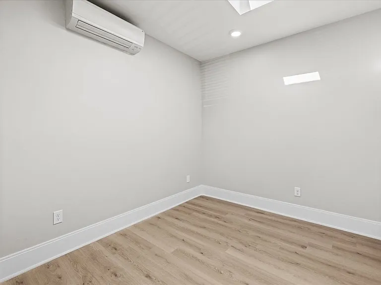 87-89 Malden St #302 — Photo 17