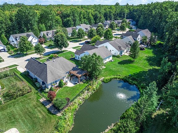 3rd image of 686 Coronado Cir