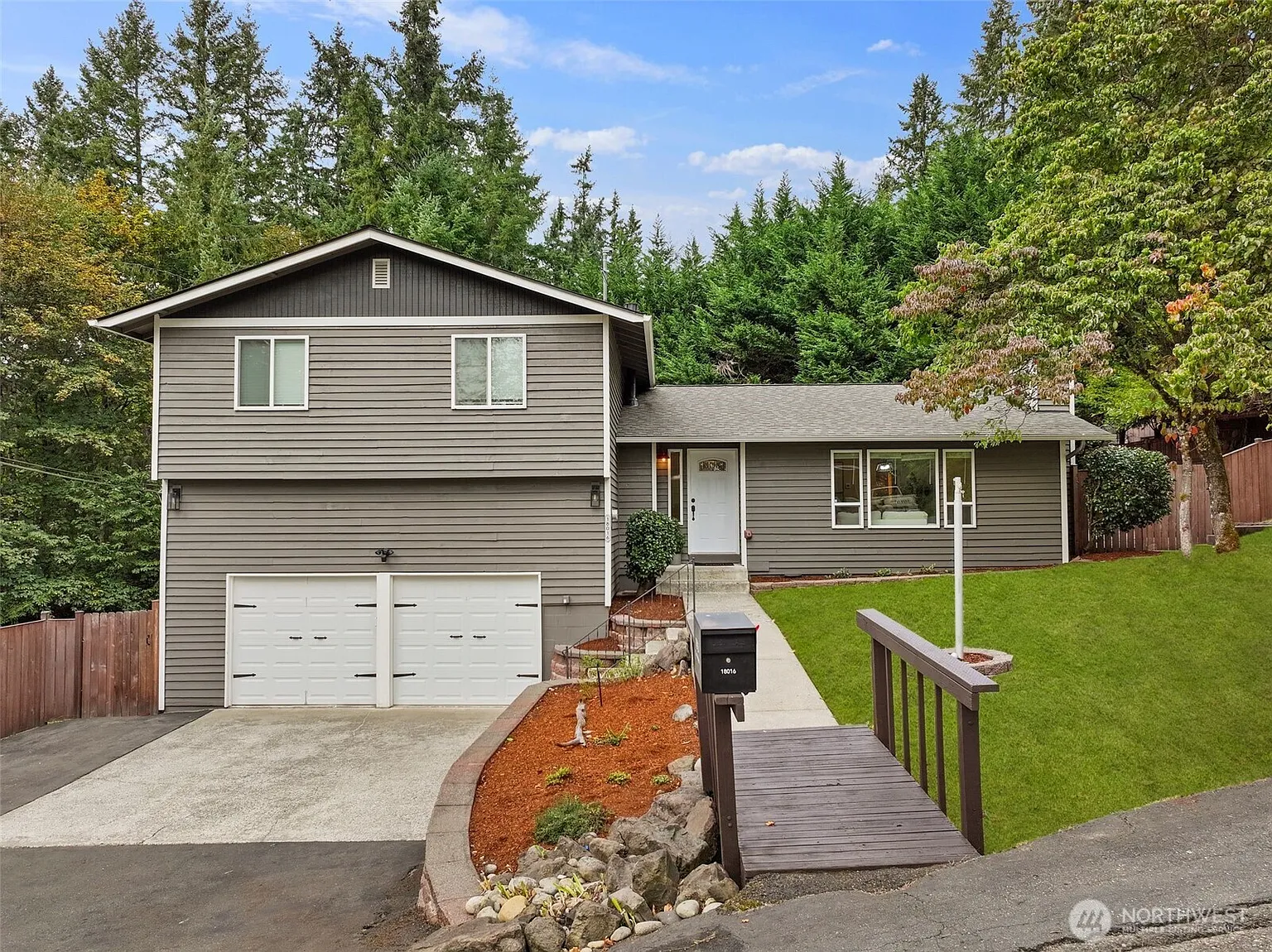 18016 SE 147th Street photo 1