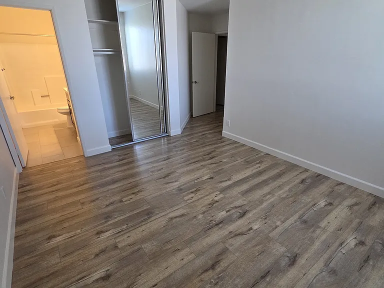 1130 Rexford Dr #7 — Photo 12