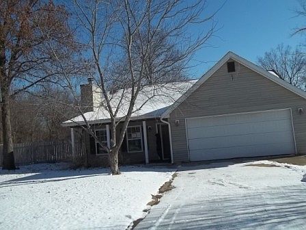 2nd image of 915 Lincoln St