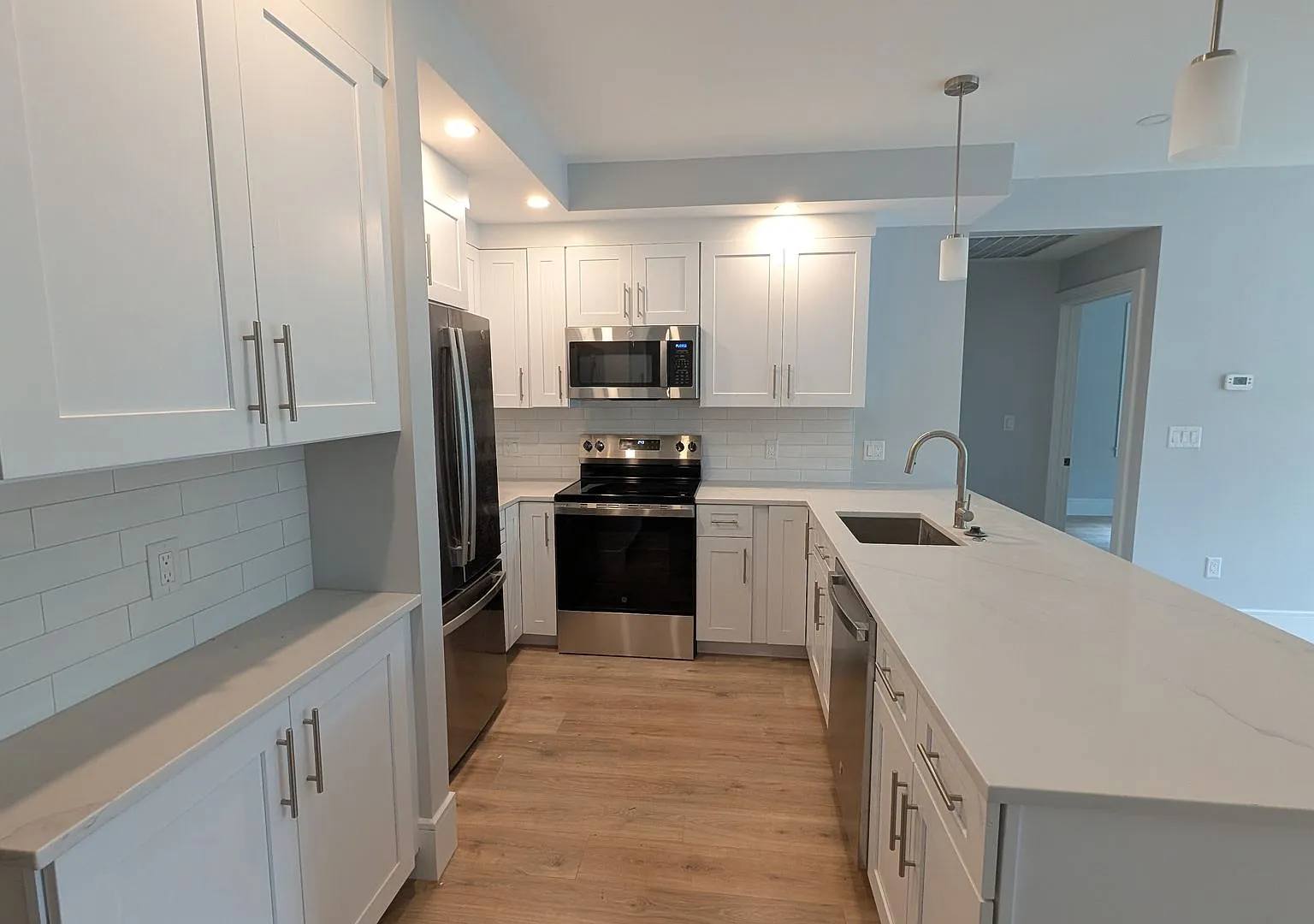 Going Quickly! Brand New Luxurious 4-beds — Photo 3