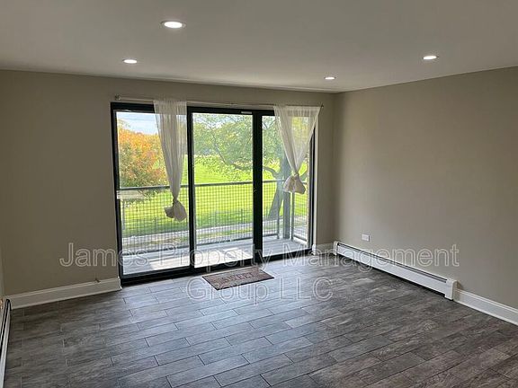 5th image of 3940 N Narragansett Ave APT 3S