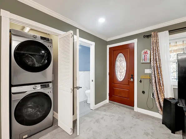 2008 East 52nd Street image 13 of 34