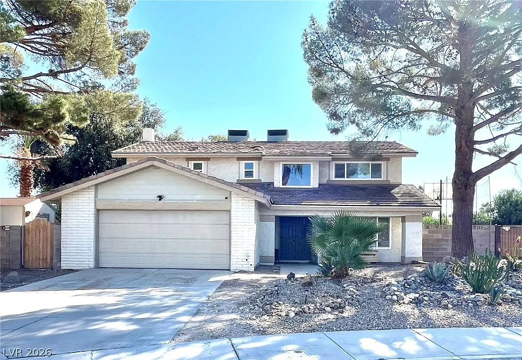 4 bed, 2.5 bath, 2262 sqft, $2,950 — Photo 1