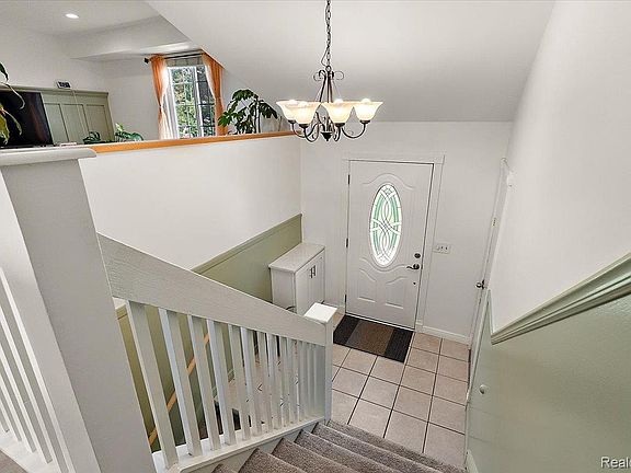 4th image of 759 Kentucky Dr