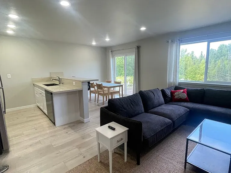 2251 W Ridgewood Dr — Photo 3
