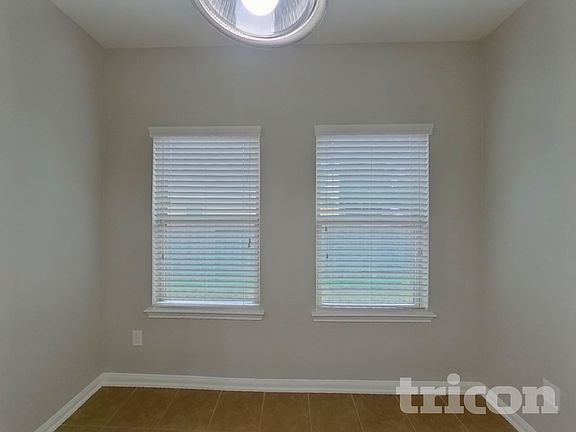 4th image of 5516 S Buffalo Cir