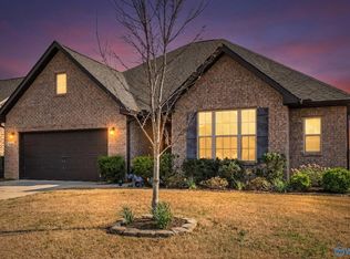 146 Willow Bank Cir, Decatur, AL 35603