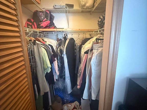 4th image of 1111 River Rd APT C32