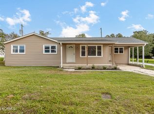 633 Haws Run Rd, Jacksonville, NC 28540