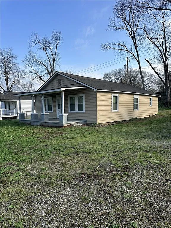 Building Photo - 615 Cassville Rd