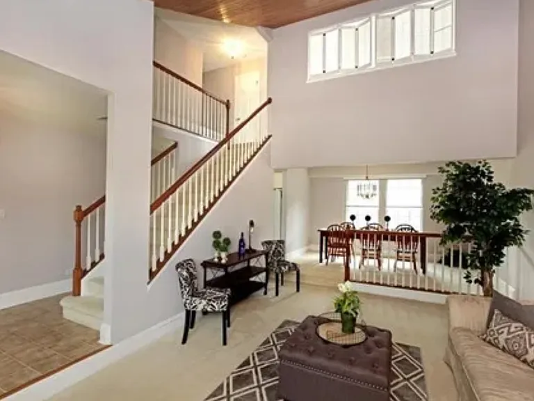 649 Sanders Ct — Photo 6