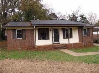 109 E End Dr, Saluda, SC 29138