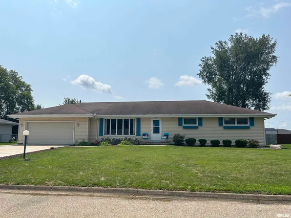 419 Crestwood Ct, Washburn, IL 61570