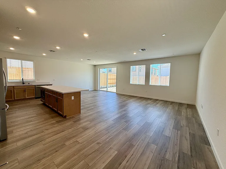 4581 Field View Dr — Photo 8
