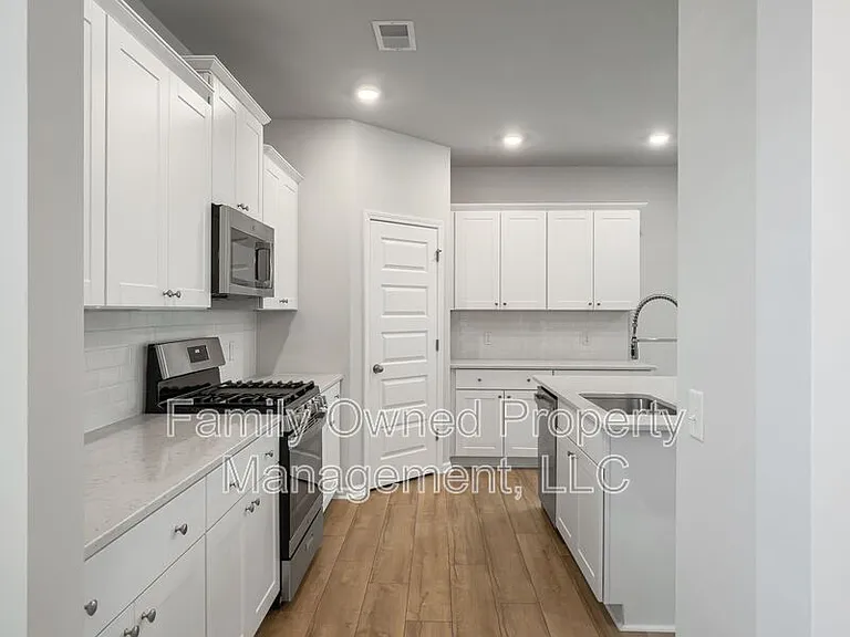 2048 Longhorn Ln — Photo 20