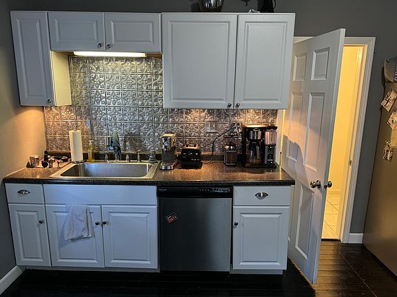 3rd image of 1113 Mount Pleasant Ave #1