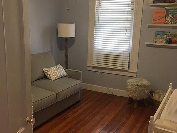 5th image of 426 E 6th St #1