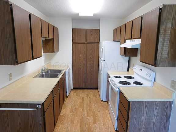 5th image of 513 3rd Ave NW